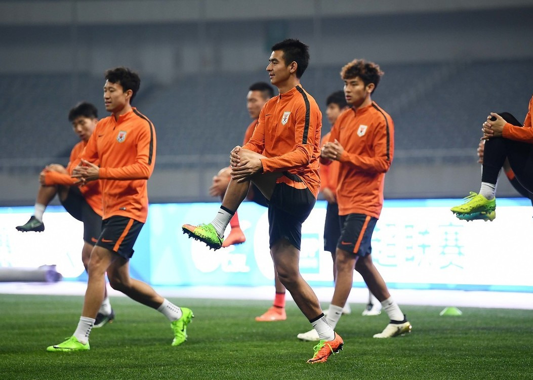 山东泰山vs浙江队直播