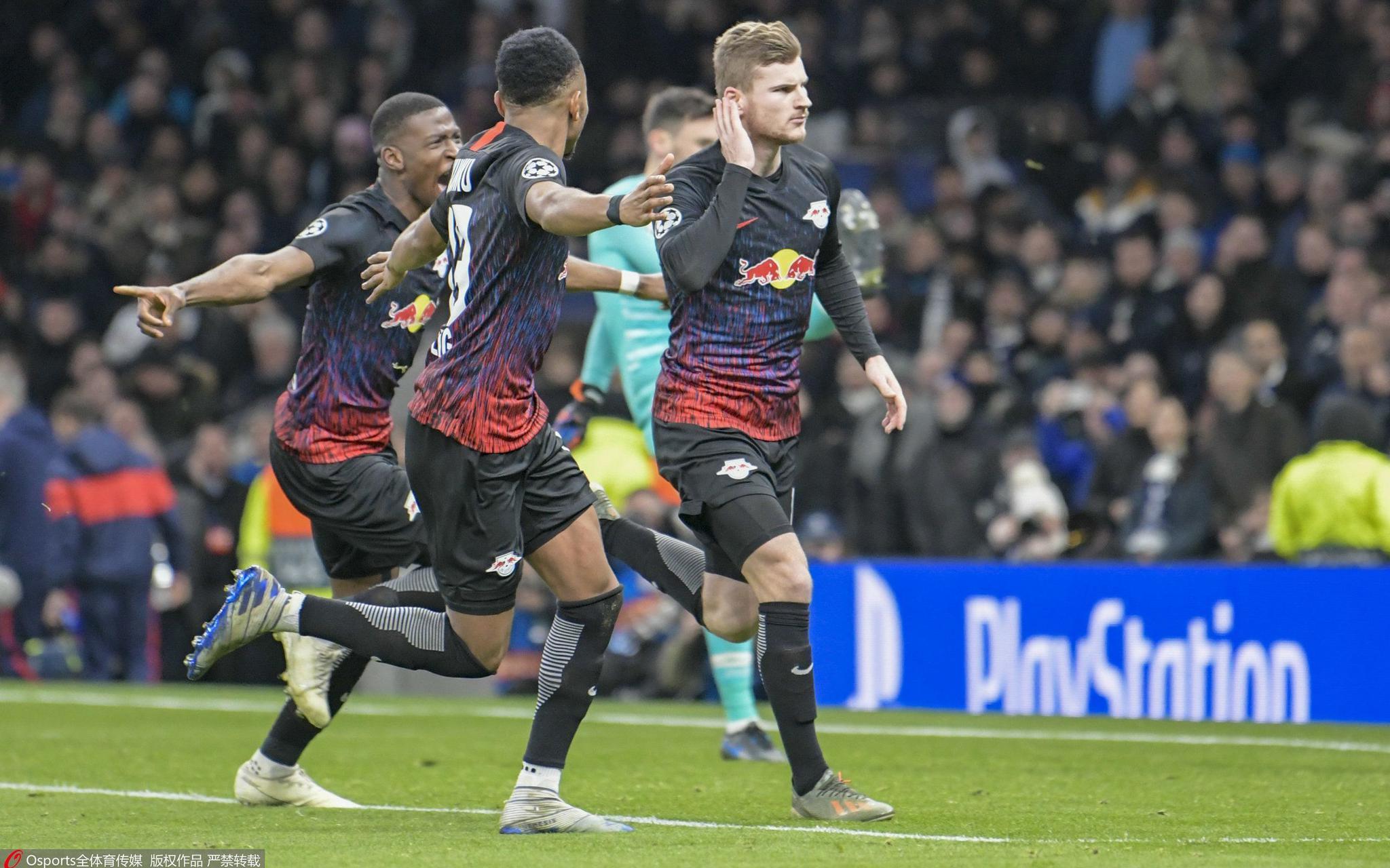 巴塞罗那离开了诺坎普球场