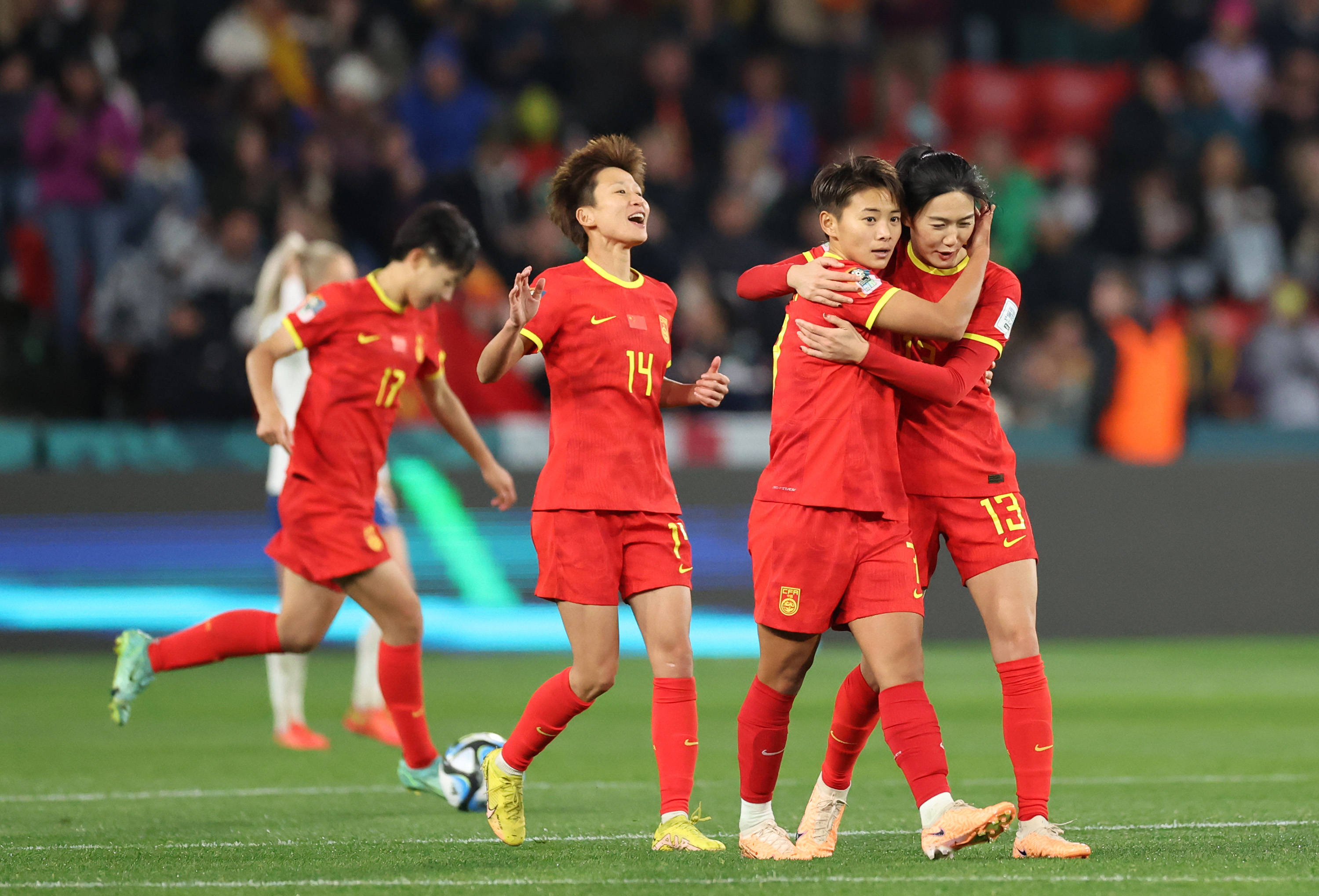 女子足球比赛中,中国队表现出色夺冠的是谁