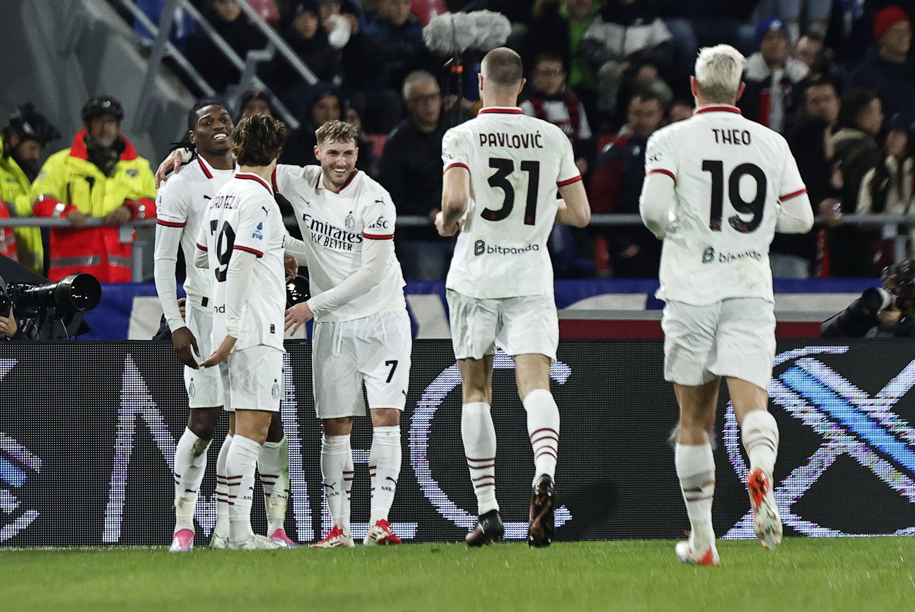 ac米兰传奇球星及号码